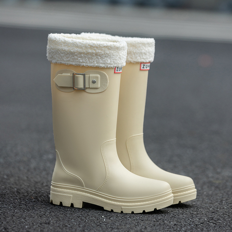 Off-white trim and cotton