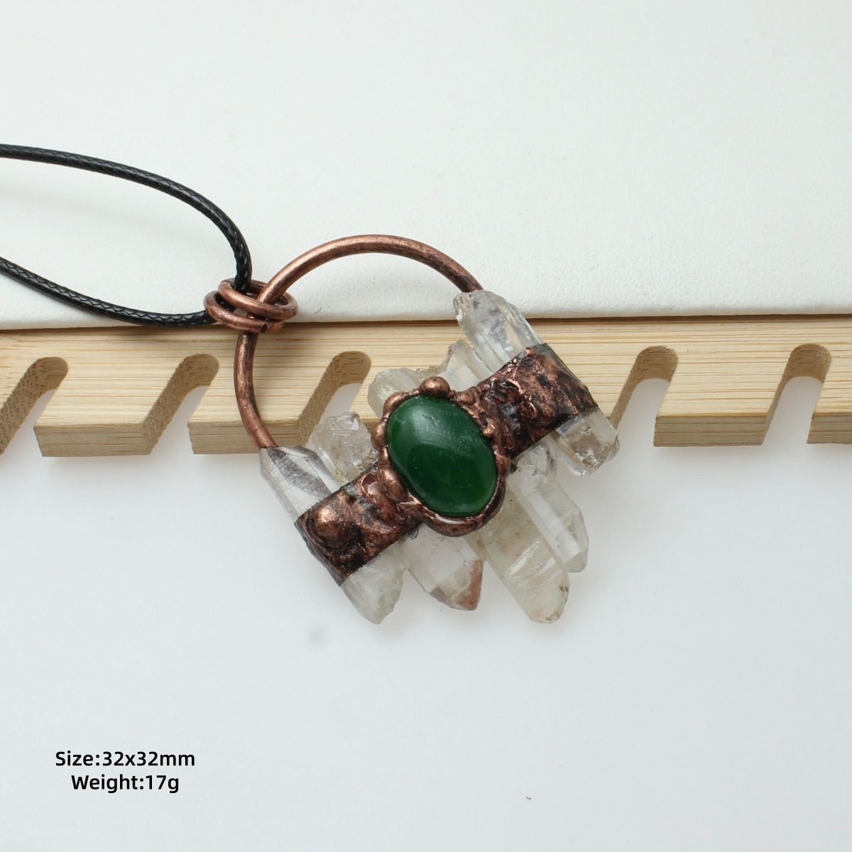 3:Multiple crystal columns wrapped around the edges