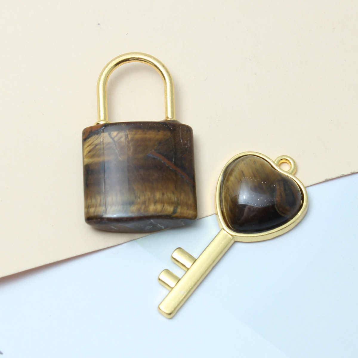 8 tiger eye Tigerauge