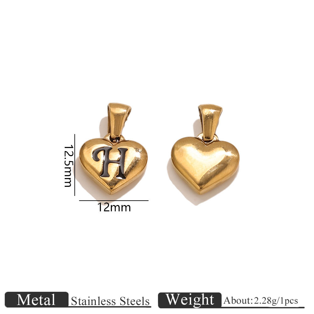 8:Gold heart-shaped engraved letter pendant-h