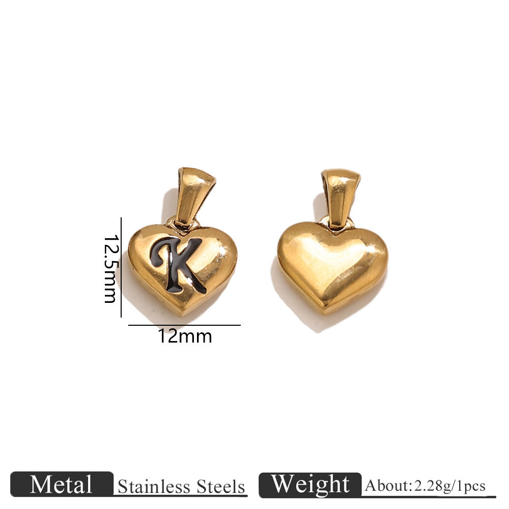 11:Gold heart engraved letter pendant-k