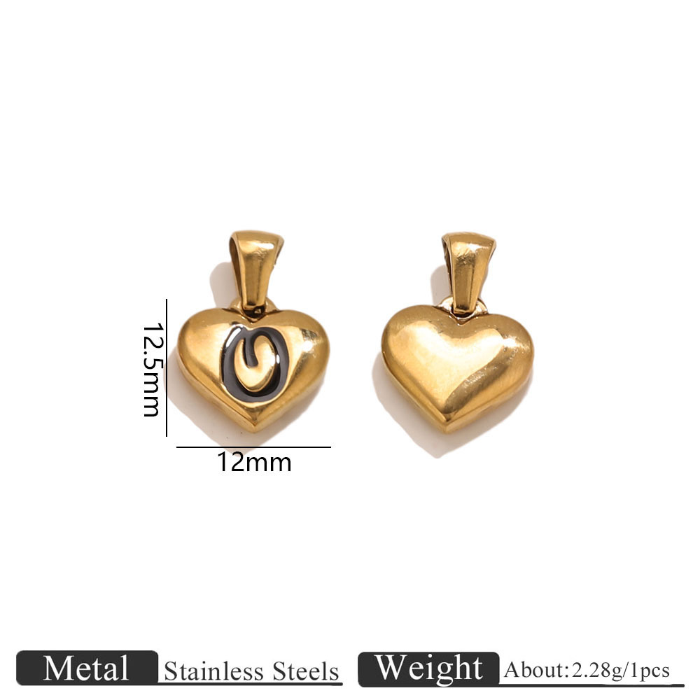 15:Gold heart-shaped engraved letter pendant-o