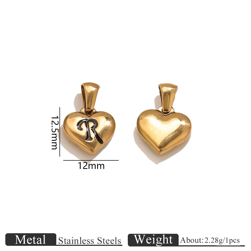18:Gold heart engraved letter pendant-r