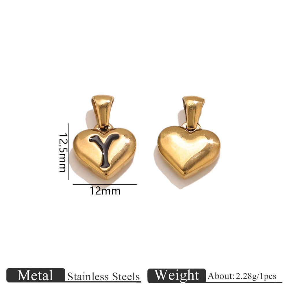 25:Gold heart-shaped engraved letter pendant-y