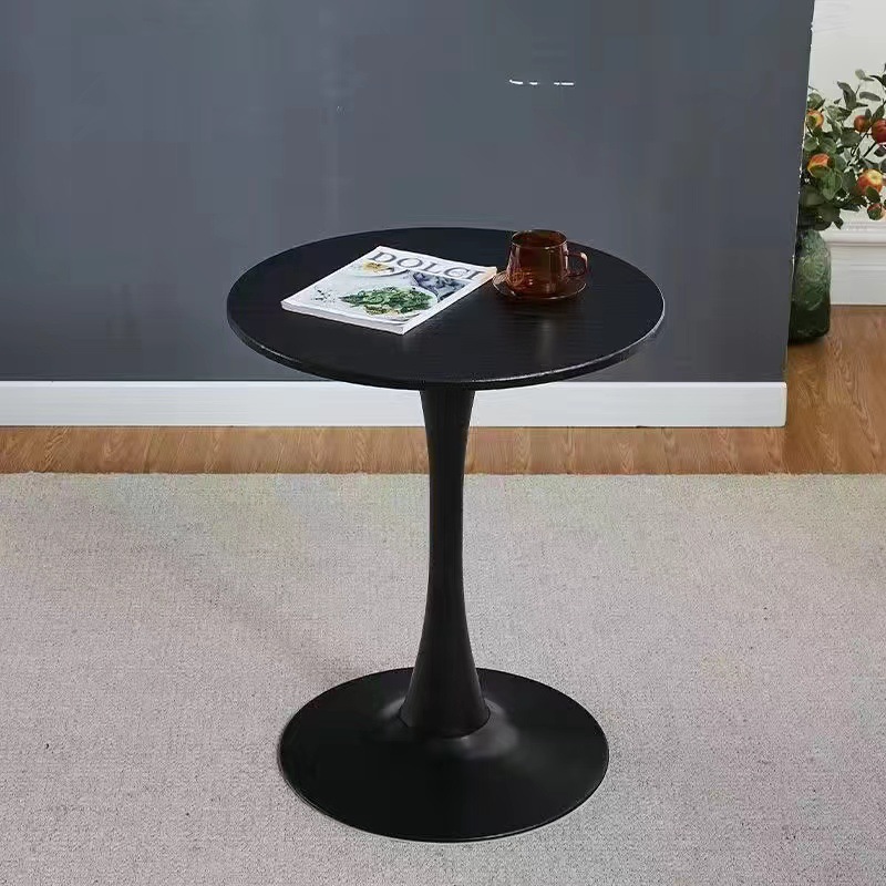 Black wood grain + black tulip