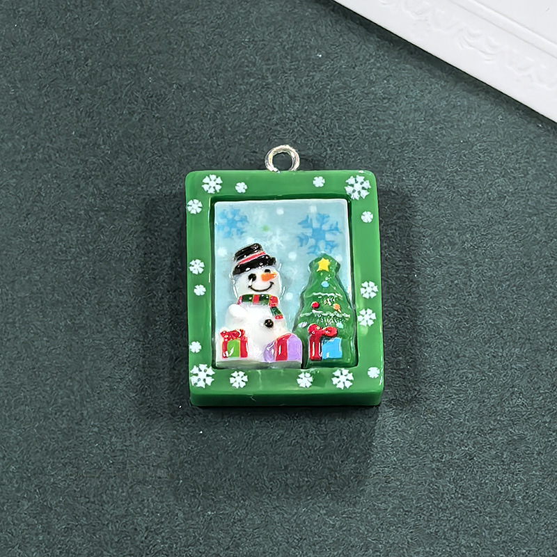 1:A green photo frame