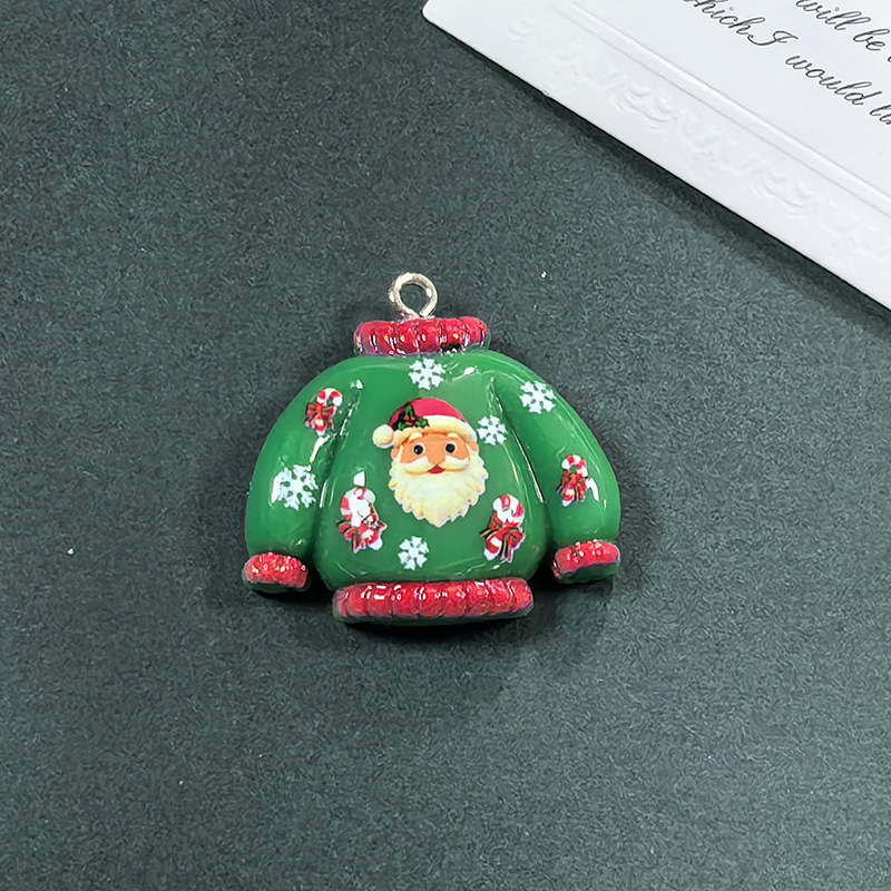 11:K christmas green sweater