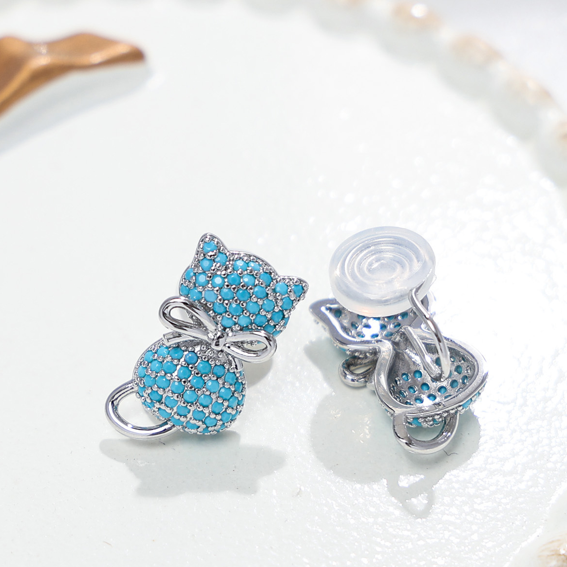 2:blue mosquito coil ear clip