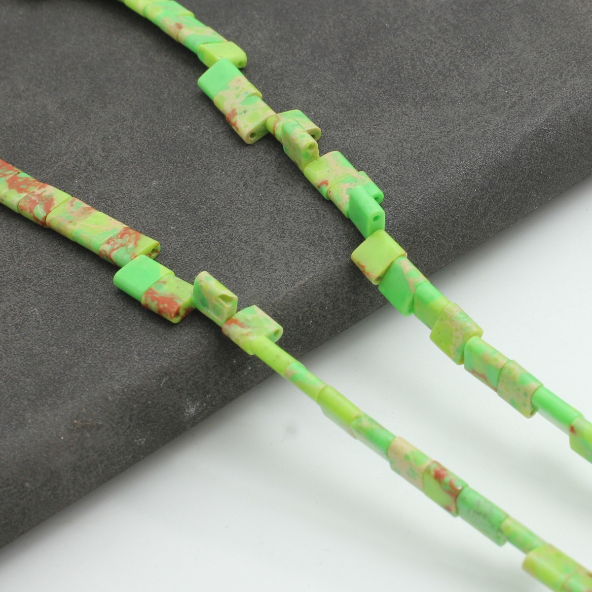 11 Emperor stone apple green