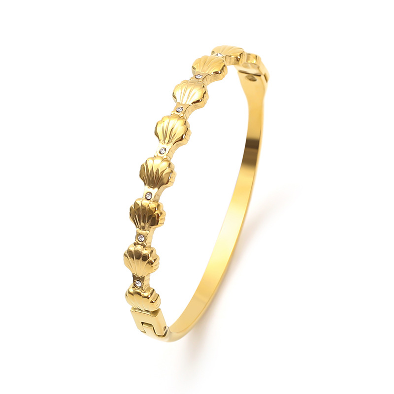 1:Shell bracelet