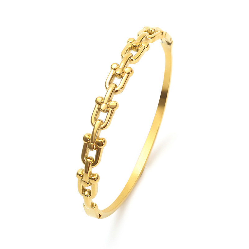 3:Horseshoe buckle bracelet