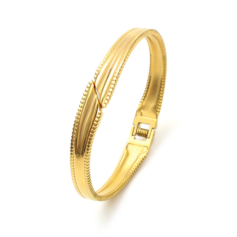 4:Irregular bracelet