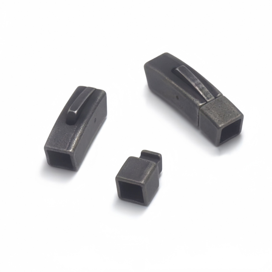 4:Square snap button