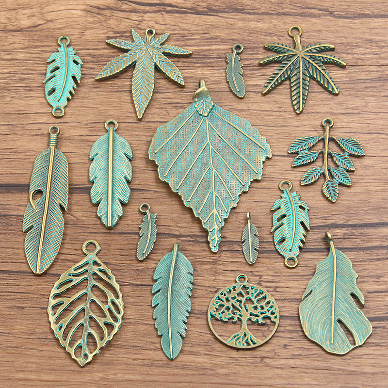 A Randomly 10 items a pack/37pcs