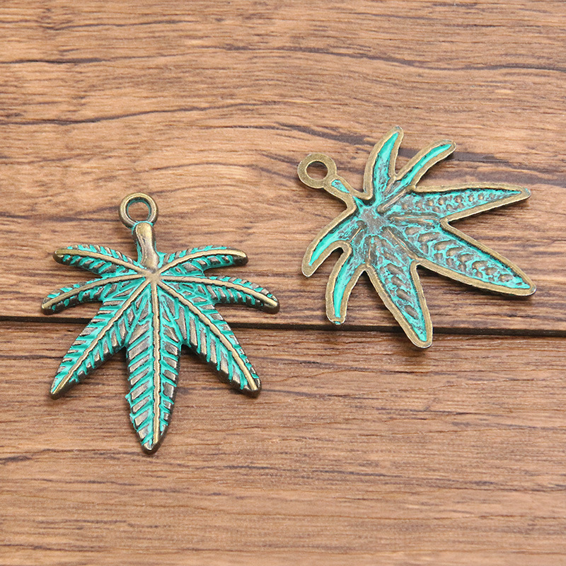 8:No. 7 leaves 32x37mm 3.1g