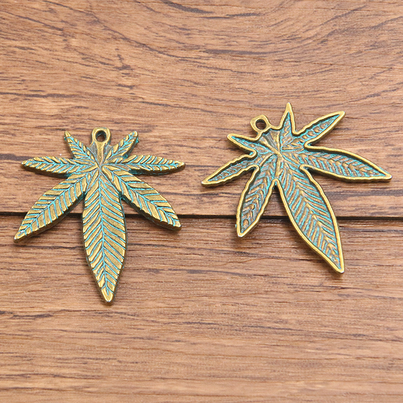 11:No. 10 leaves 33x39mm 4.3g