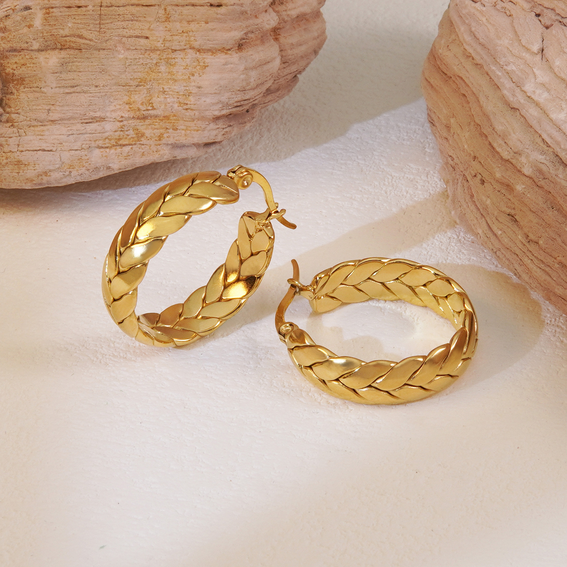 3:BY042 earring