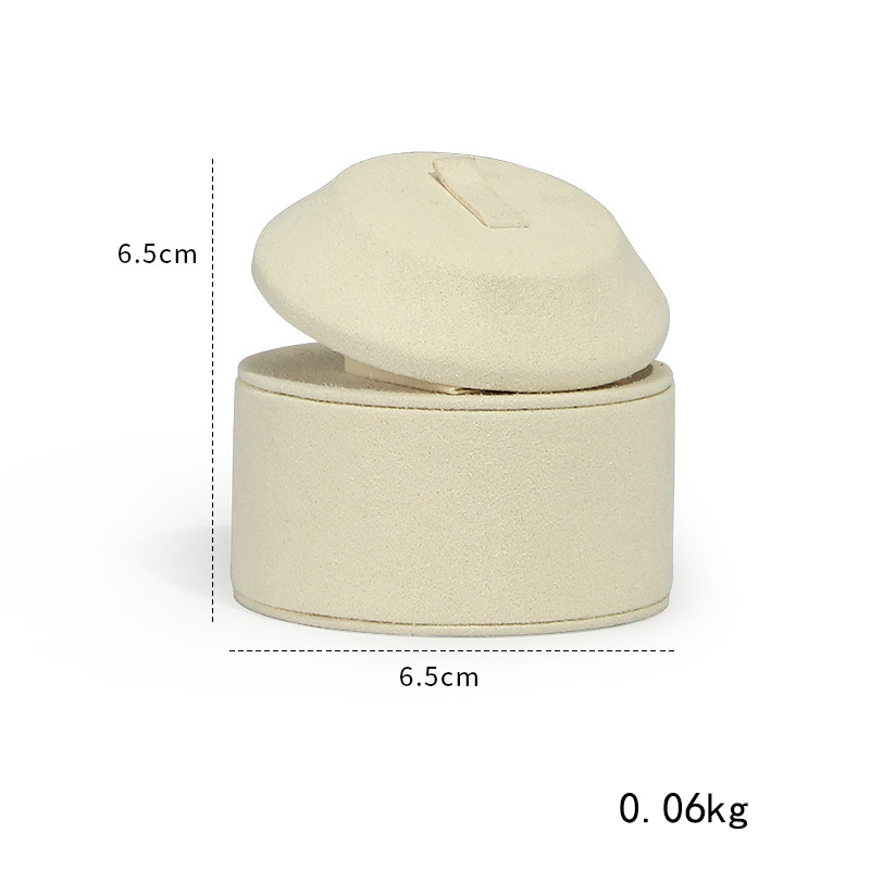 4:38-creamy-white ring seat 6.5 × 6.5cm