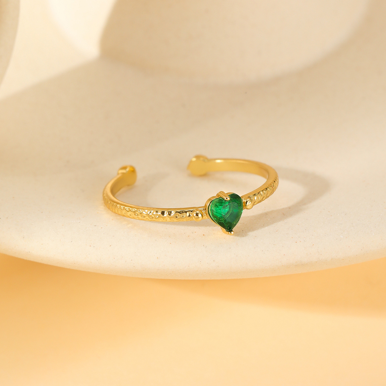 1:W1490 open heart-shaped ring set with zircon 1