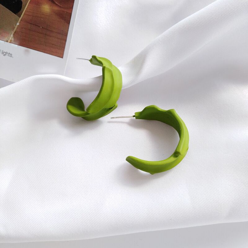 32:C-shaped pleated green