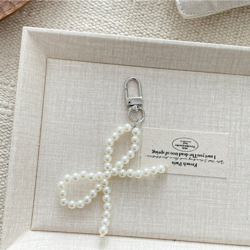1:Pearl bow pendant