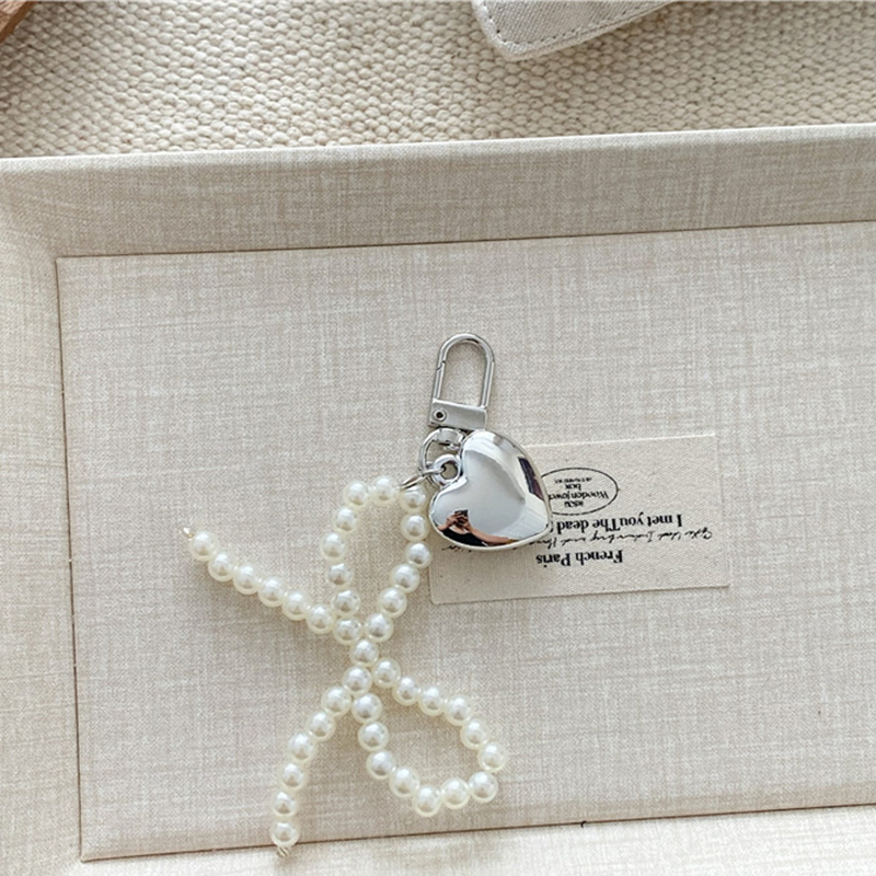 2:Pearl bow love pendant