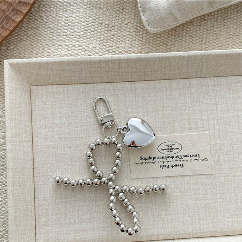 4:Silver bow love pendant