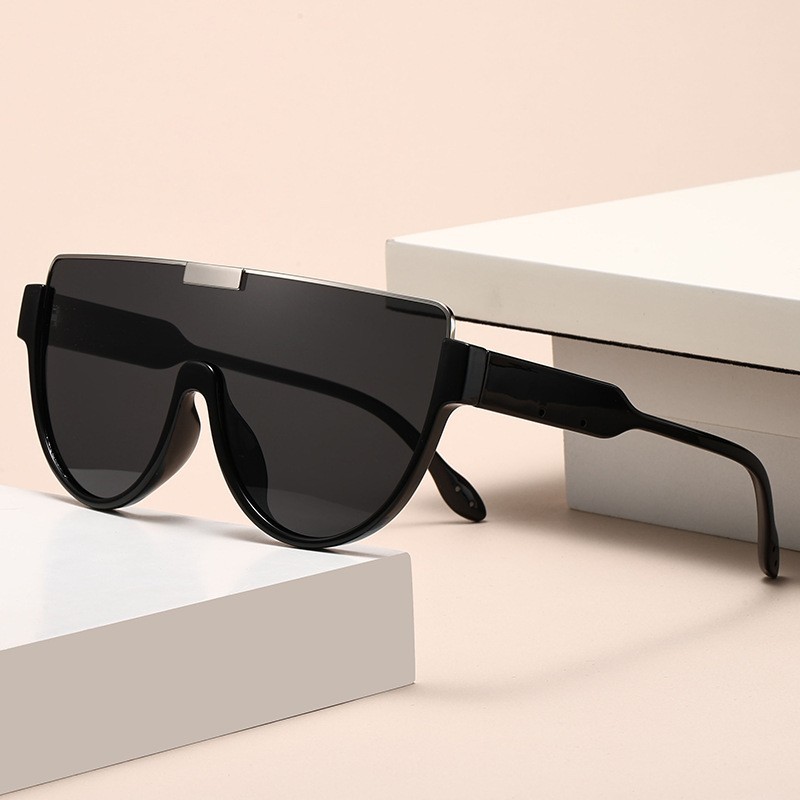 Black silver frame gray piece