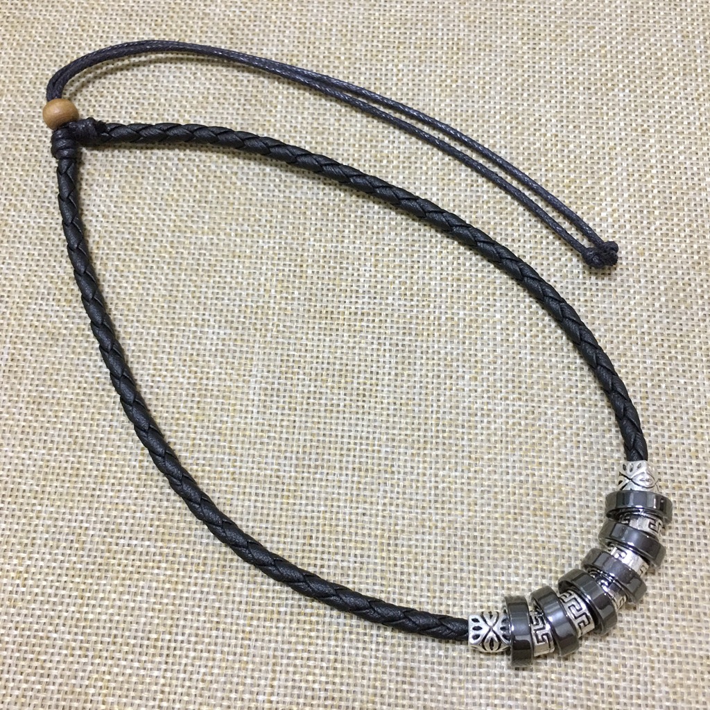 4:Magnet bead necklace