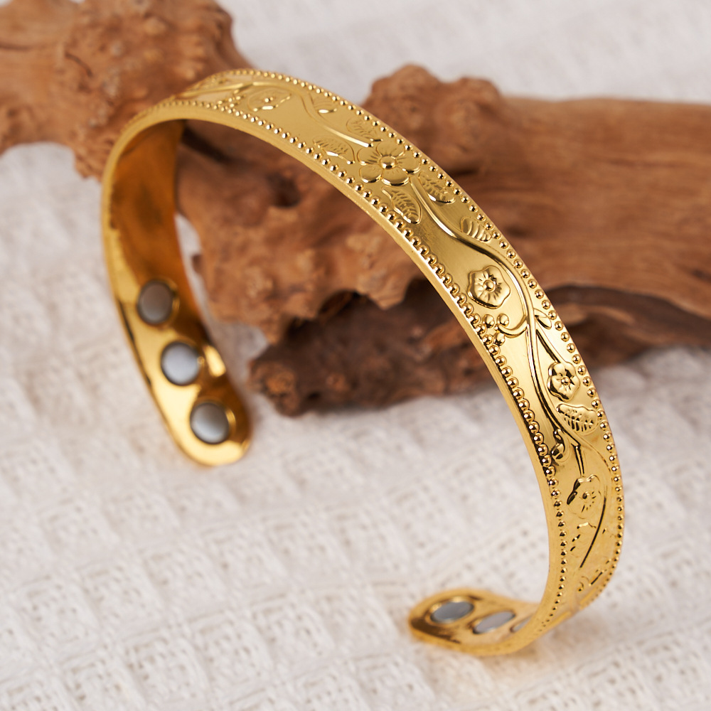 2:Gold plum blossom bracelet