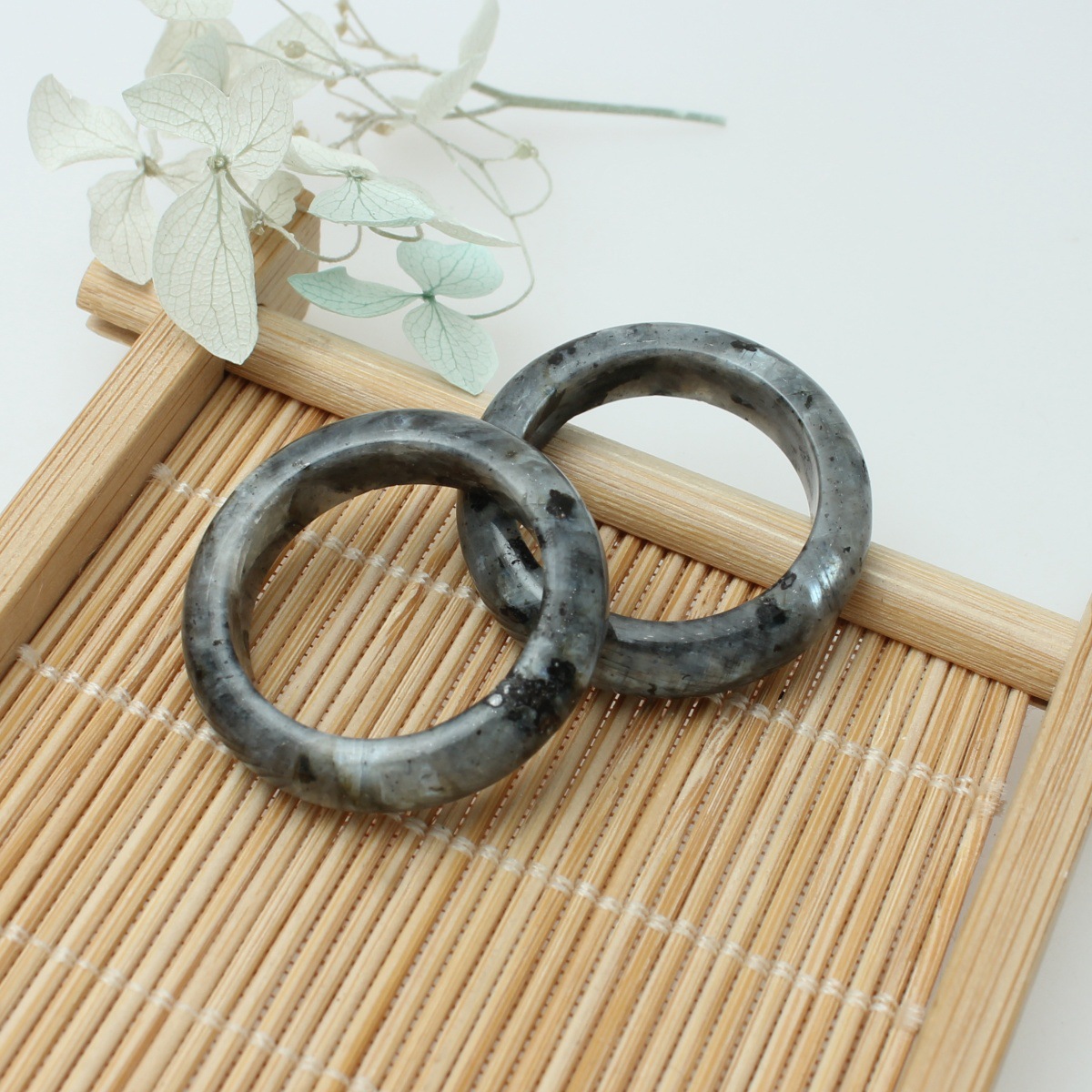 17 Black Labradorite