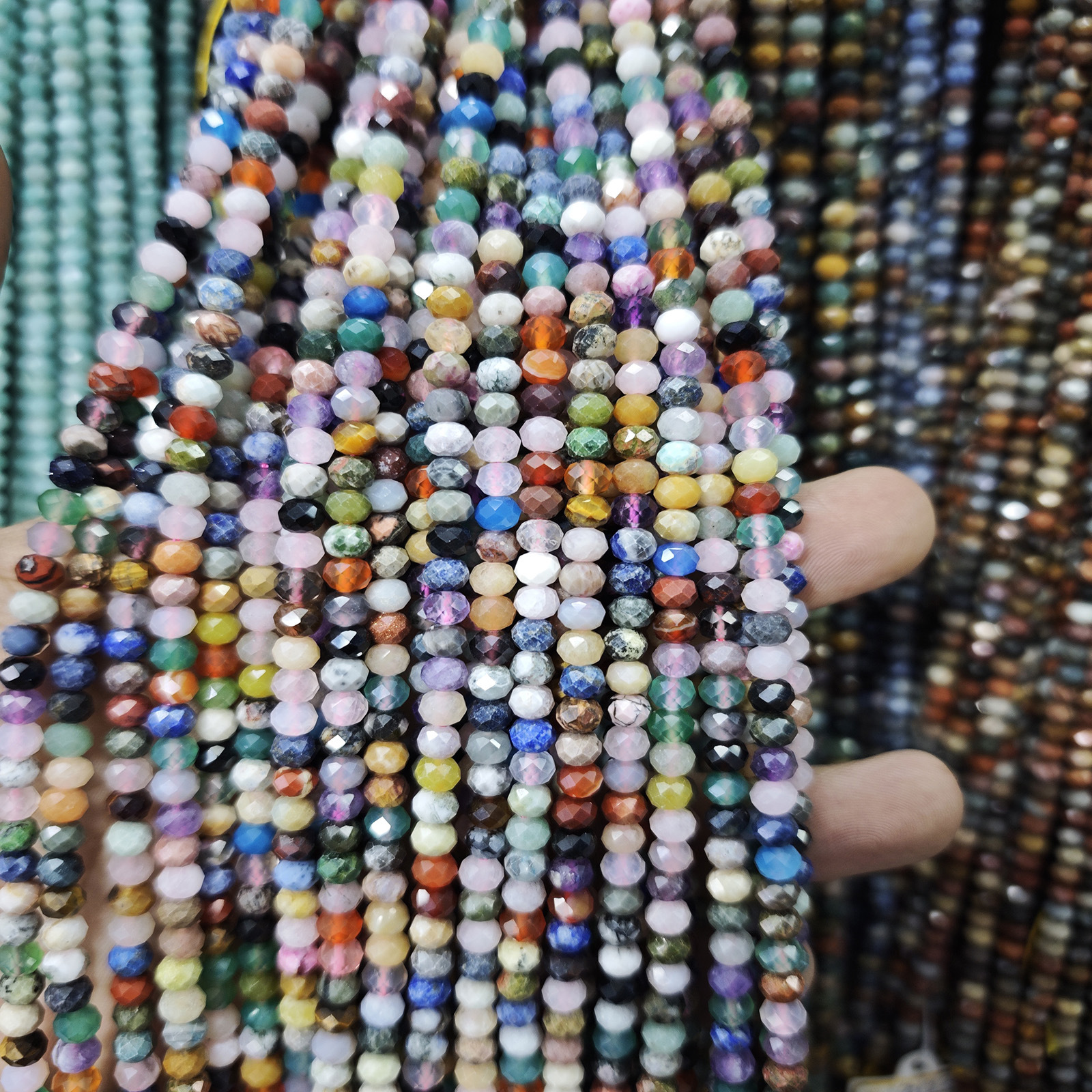 4:Multiple gemstones