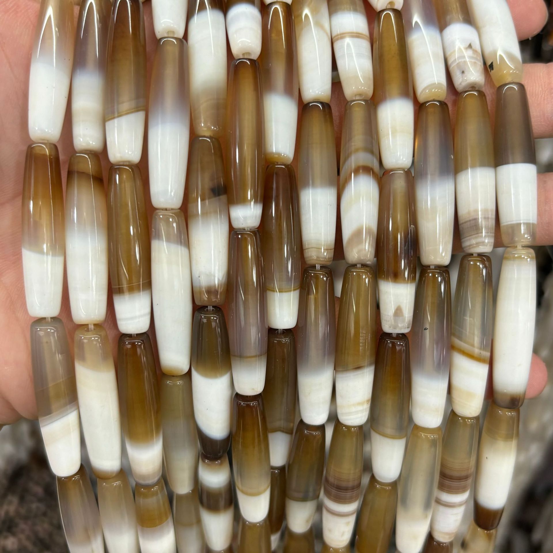6:White coffee striped agate