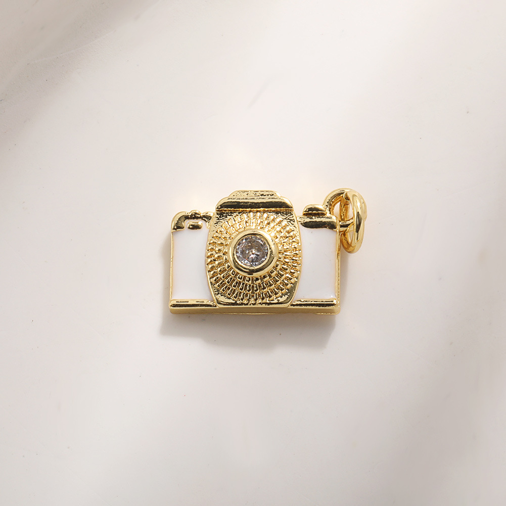 13:A709 oil dripping camera gold