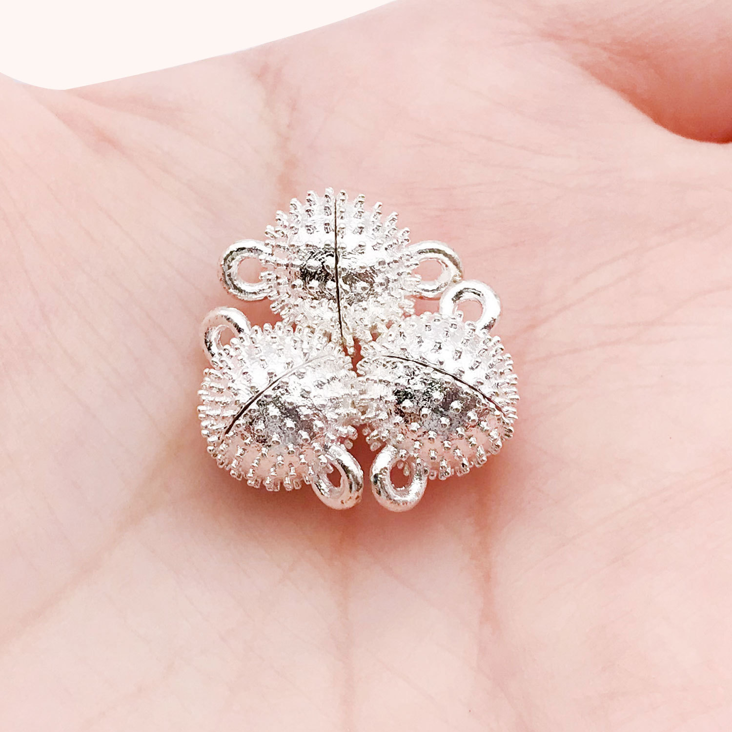 8:14691-bright silver zinc alloy spherical magnet buckle 9mm-3.3g