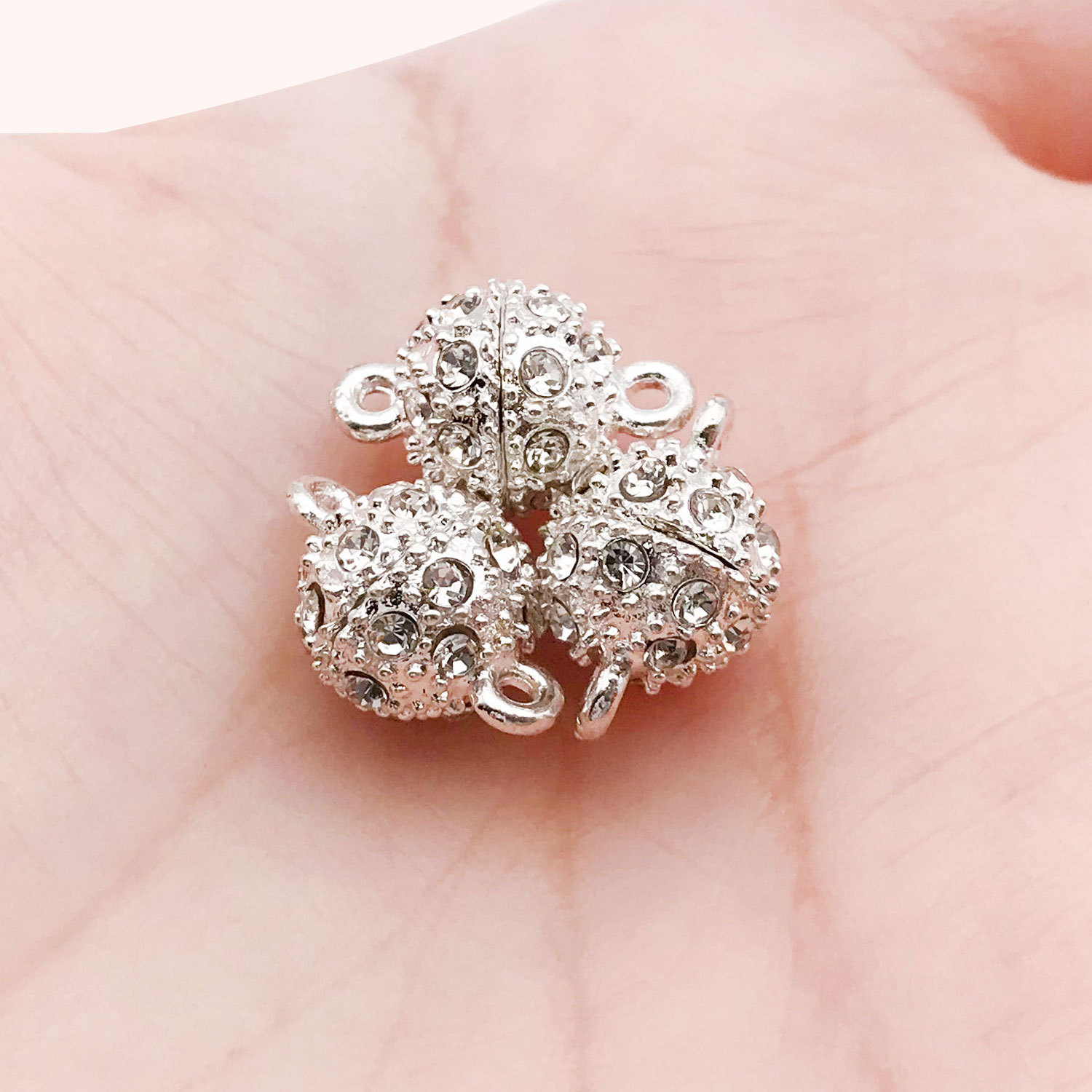 16:14699-bright silver zinc alloy spherical point diamond magnet buckle 8mm-2.3g
