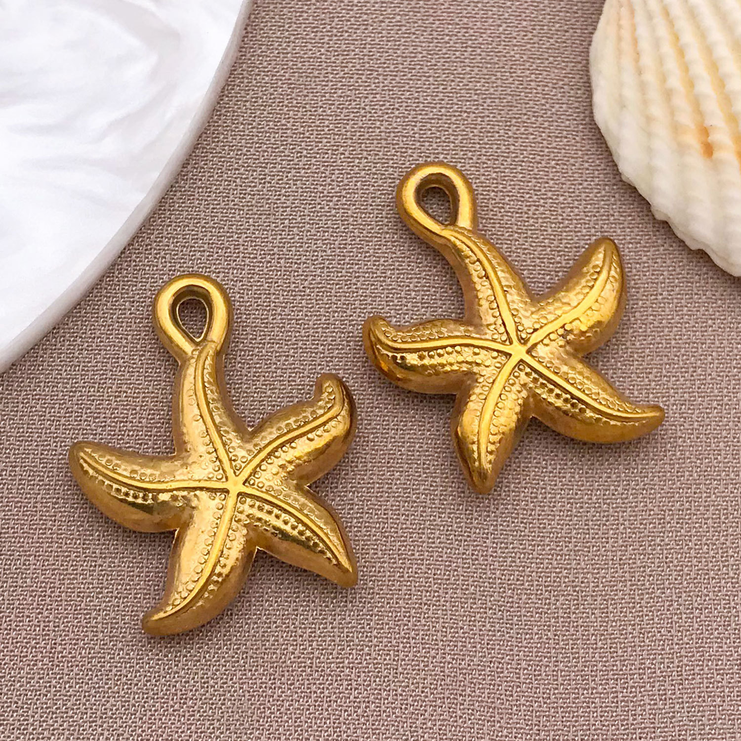9:T3045-stainless steel vacuum electroplated golden ocean starfish-17x21x4mm hole 1.6mm-2.94g