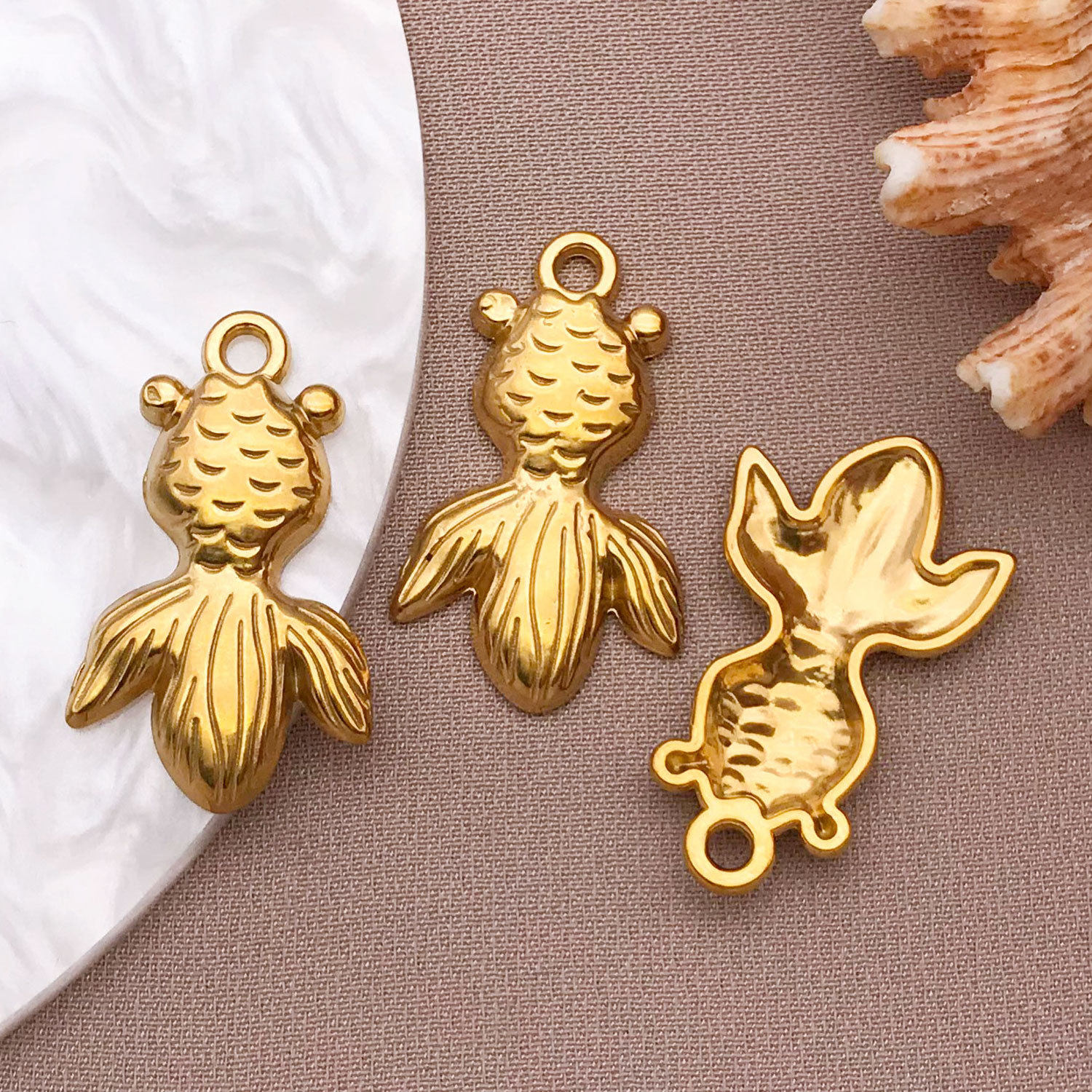 8:T2242-gold stainless steel goldfish-25x15x3mm aperture 1.9mm-2g
