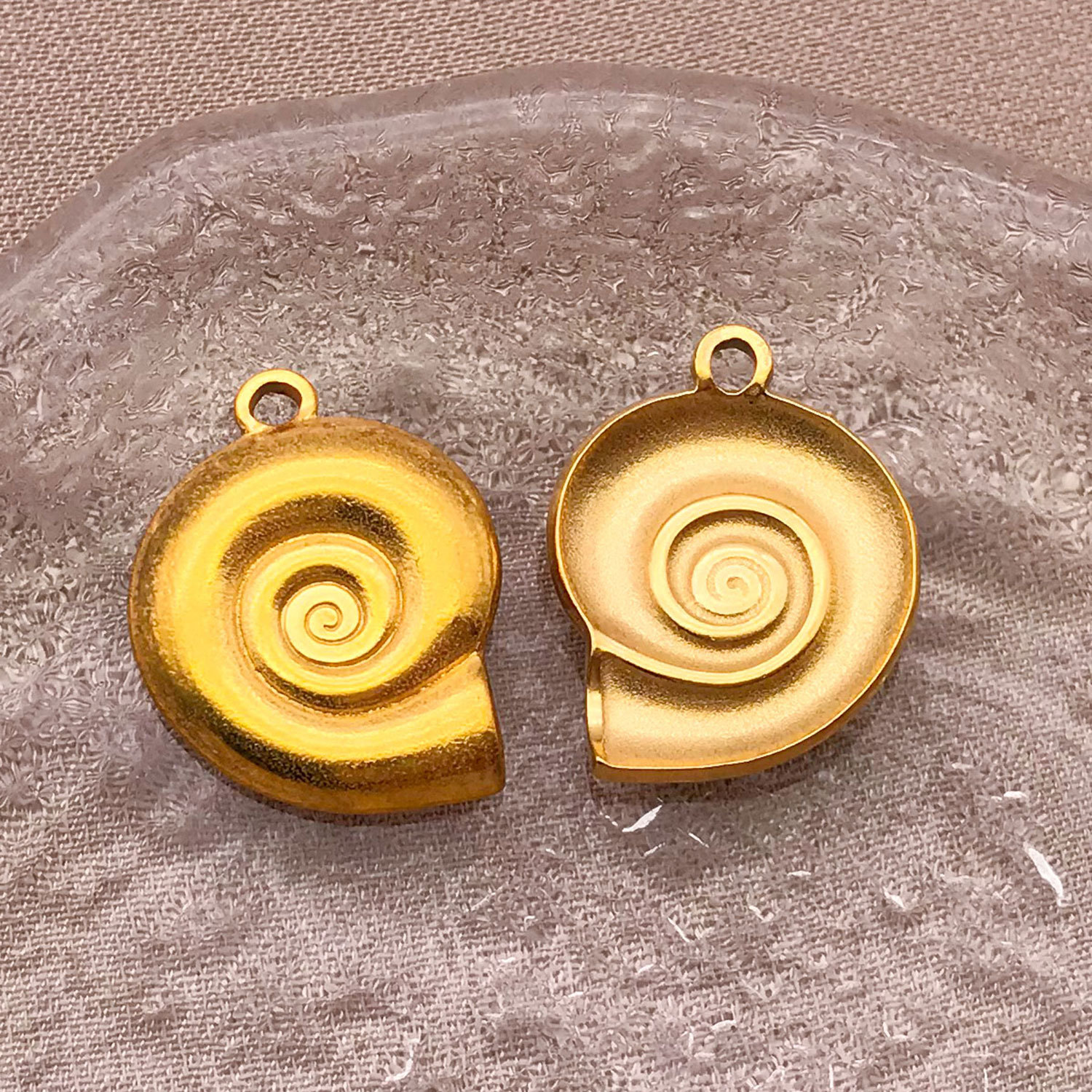 9:T2507-stainless steel single-sided small conch-14x18x2mm aperture 1.7mm-1.36g