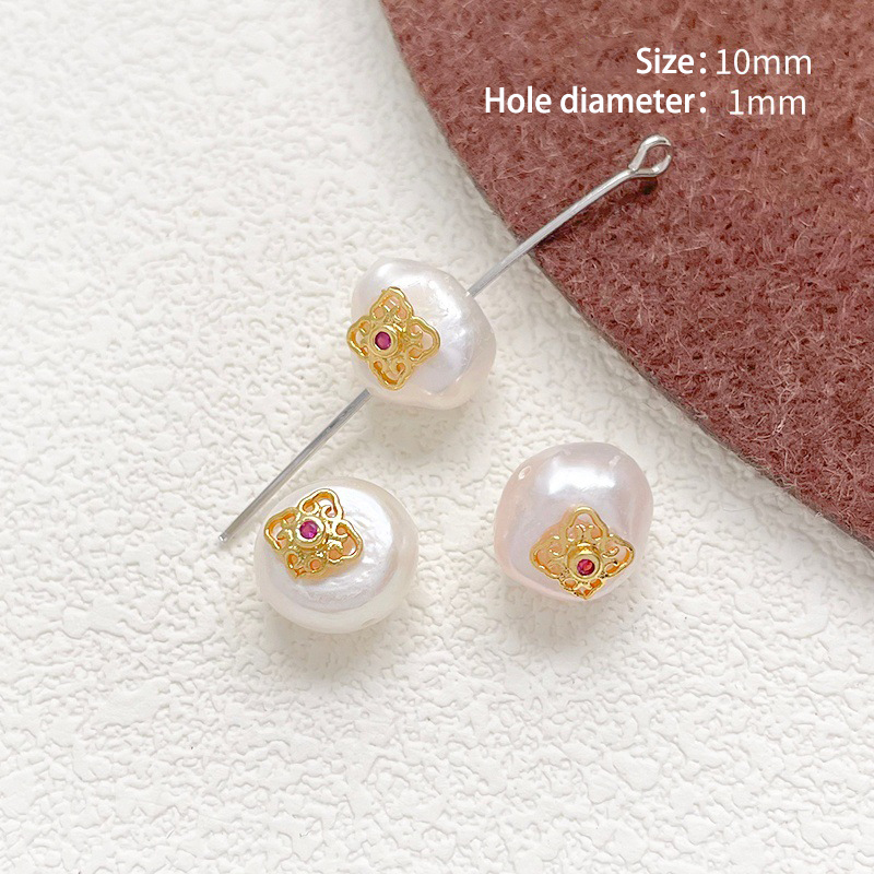 5 # Natural pearl four-leaf oval (1 piece)