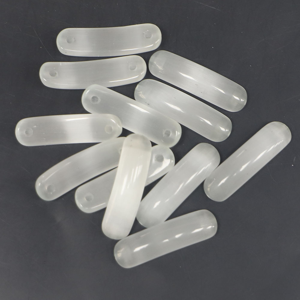 59 White cats eye stone