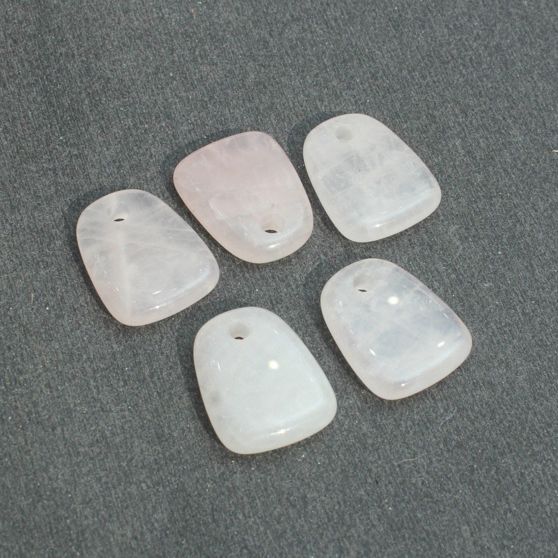 1:White crystal pink crystal