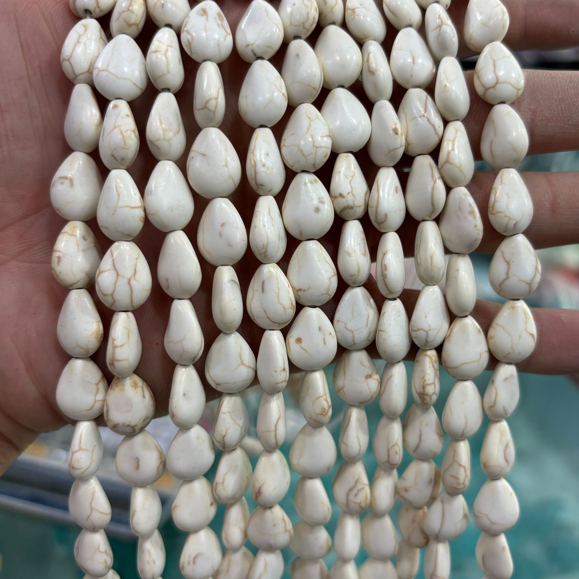 13:10x14mm white pine flat water droplets (about 28 pieces)