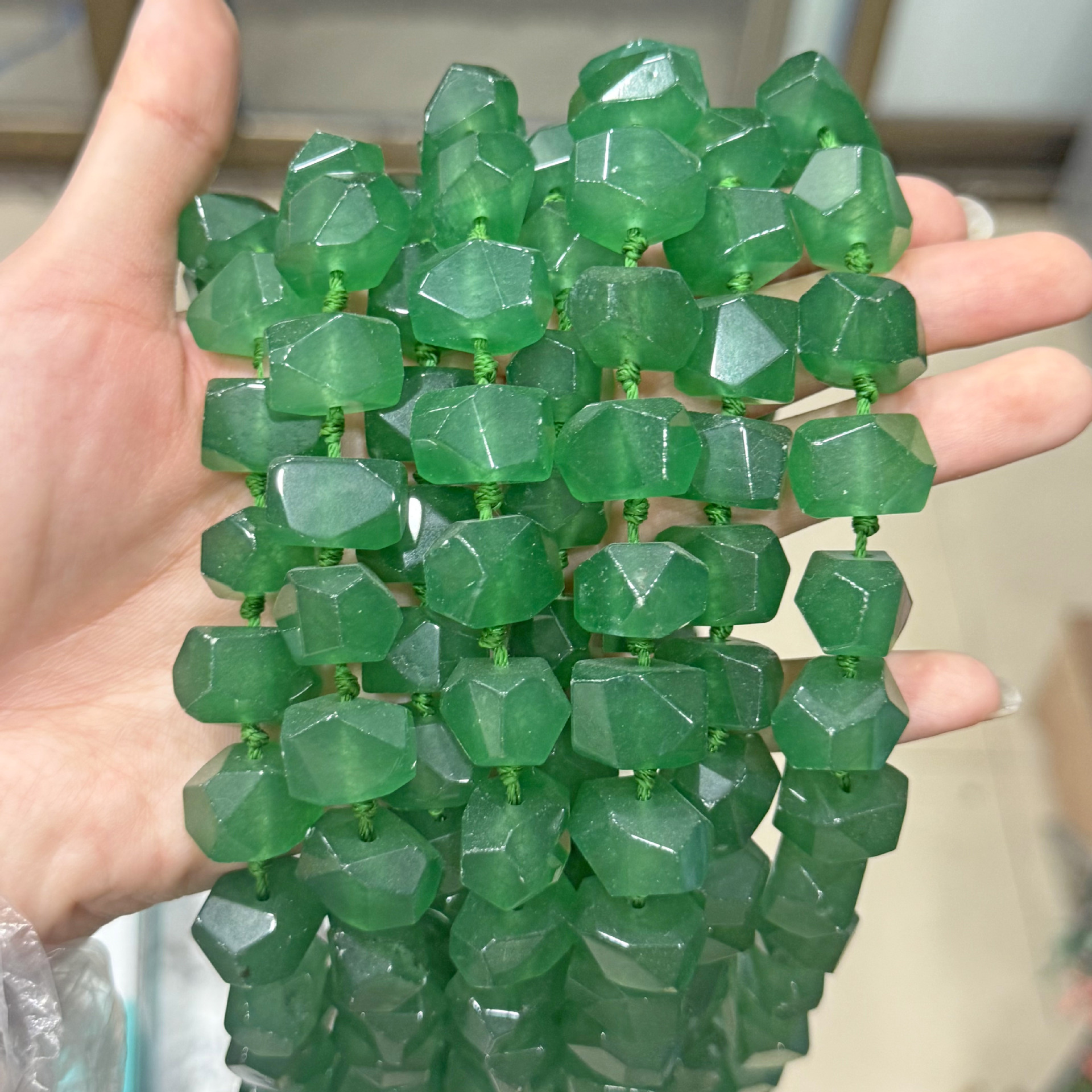 5:Synthetic Green Calcedony