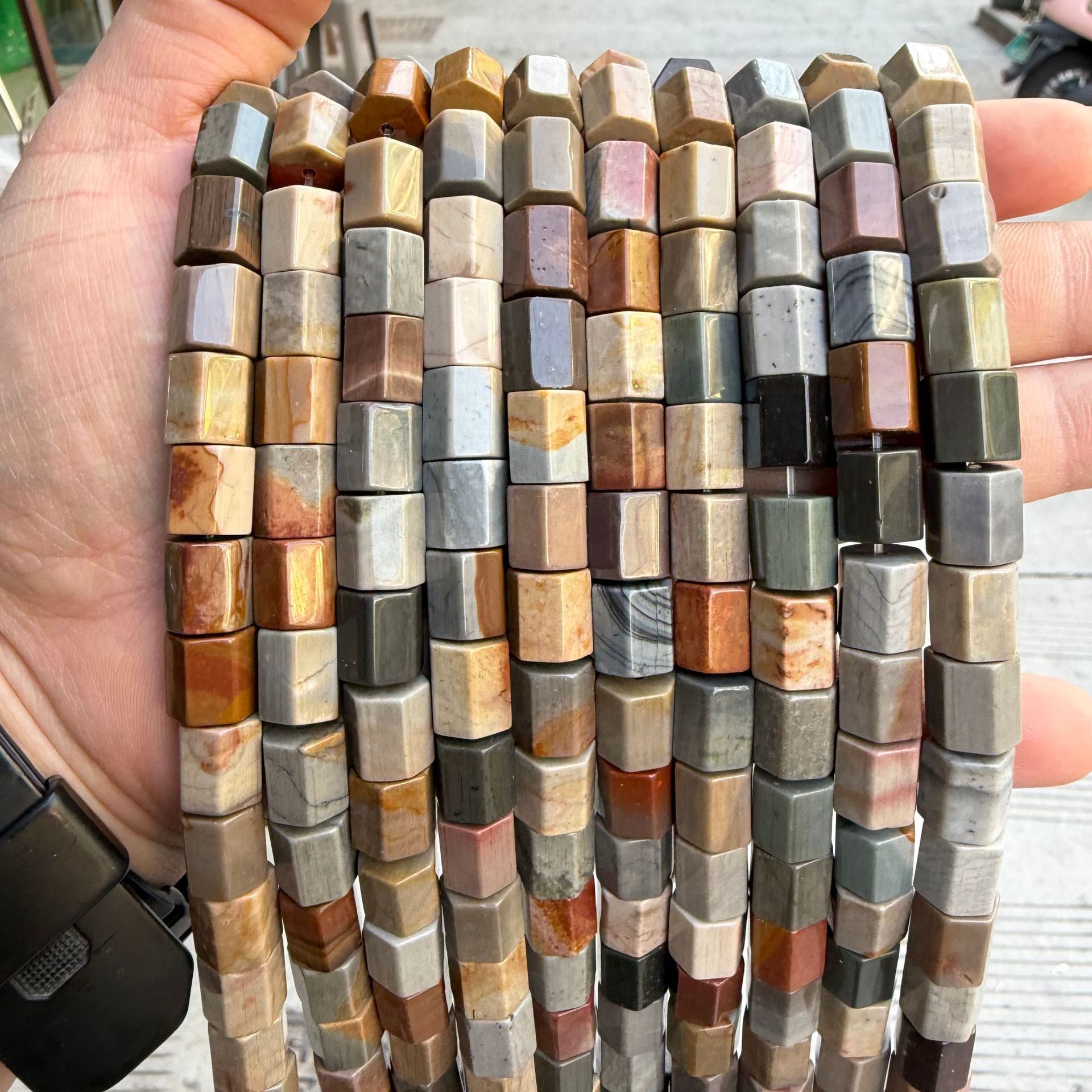 8 Picture Jasper A