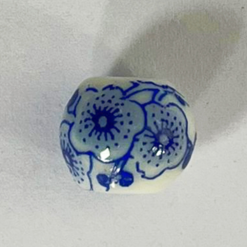 2:Blue and white plum blossom