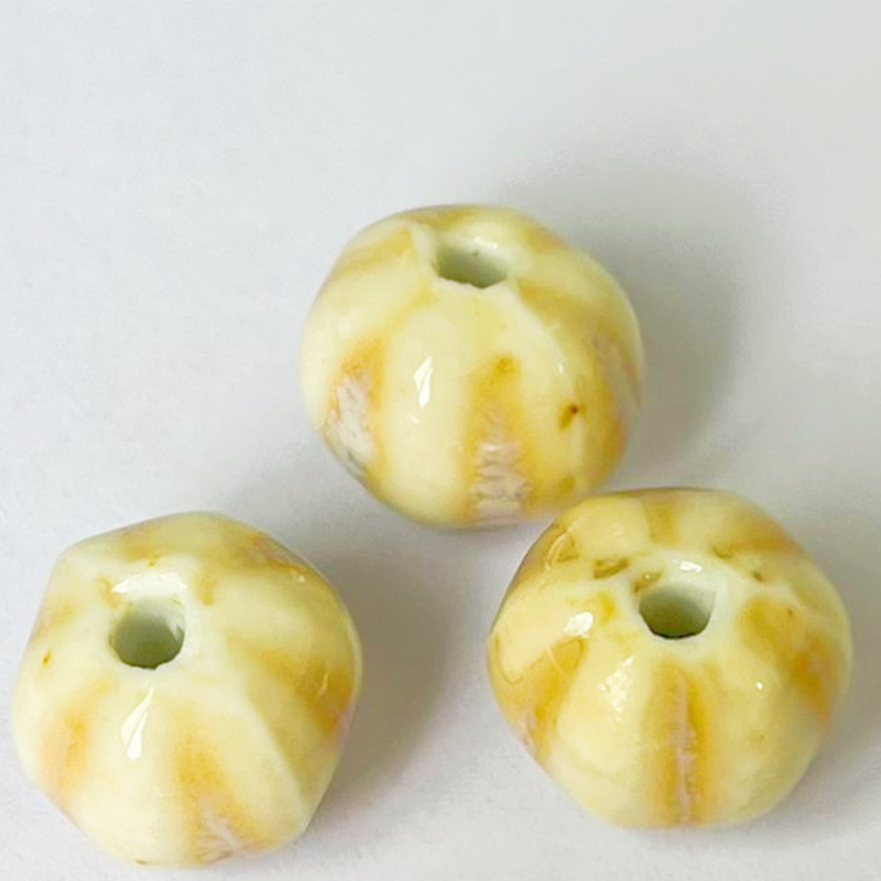 25:Small pumpkin 12x10mm