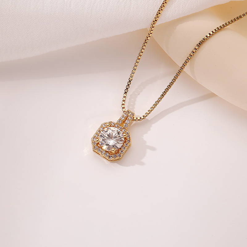 4:White (single pendant)