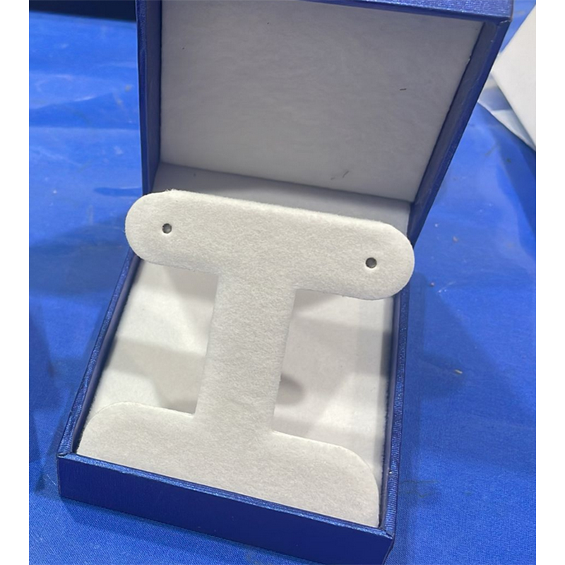 C White inner core 7.5*5*3.5cm