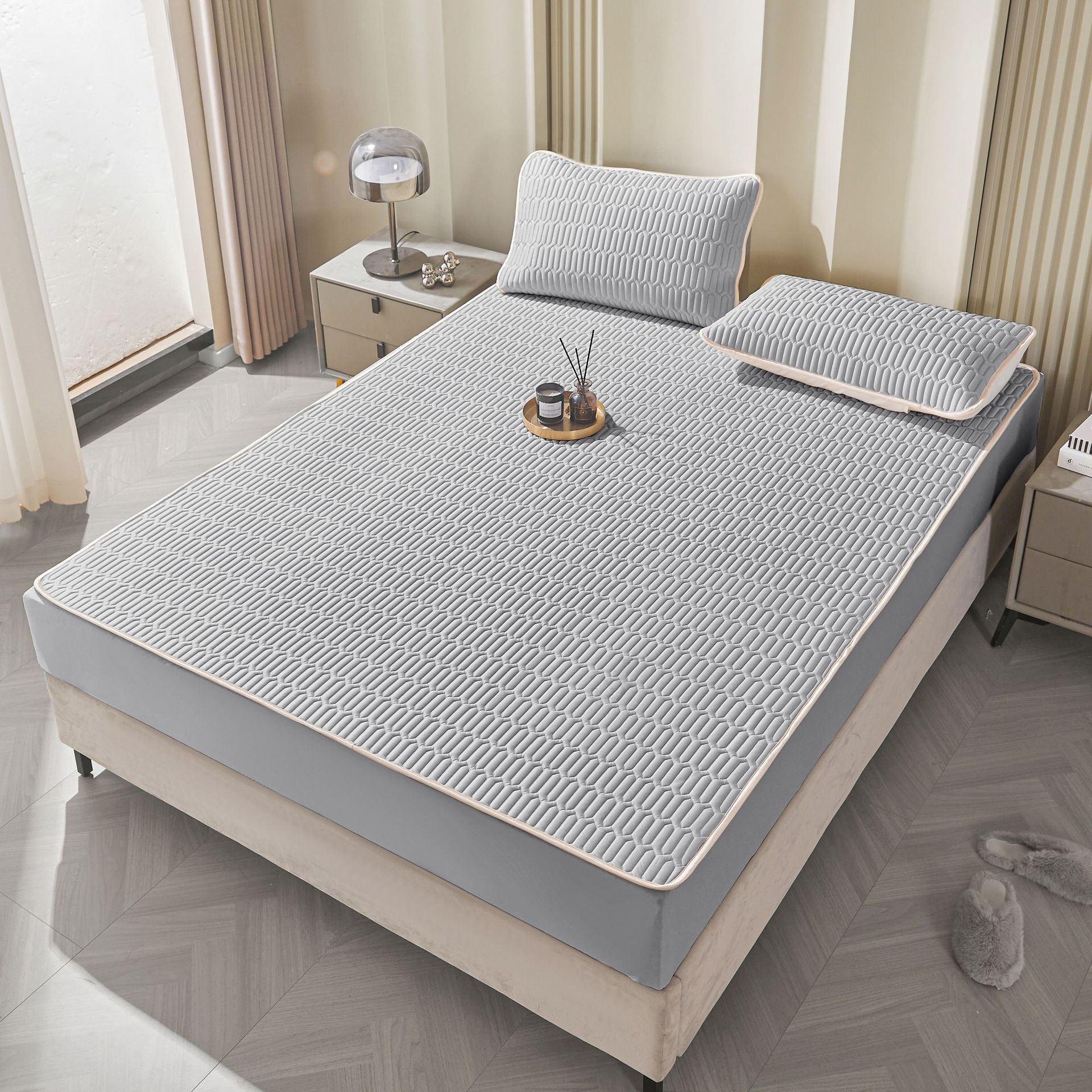 Light gray [thick latex, machine washable]